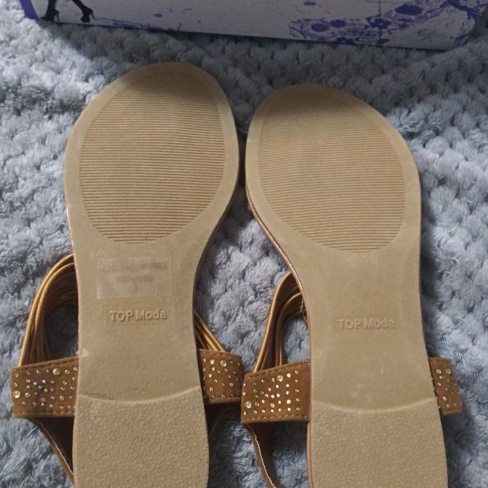 Women's Sandals - Picture 4 of 5